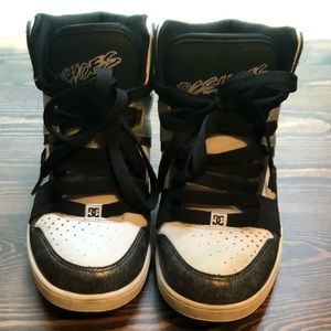 DC skate shoes Size 8